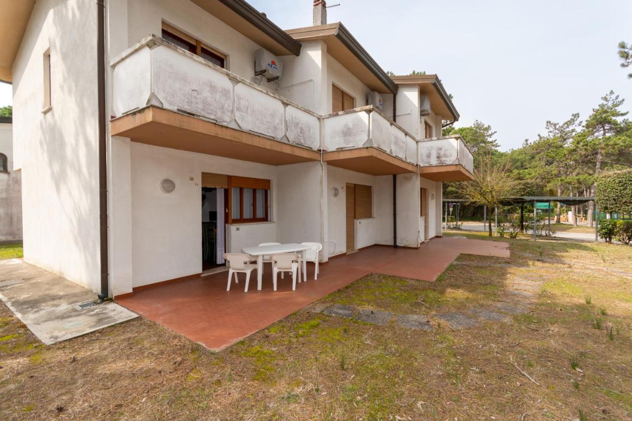 Villaggio Delfino Bibione Esterno foto