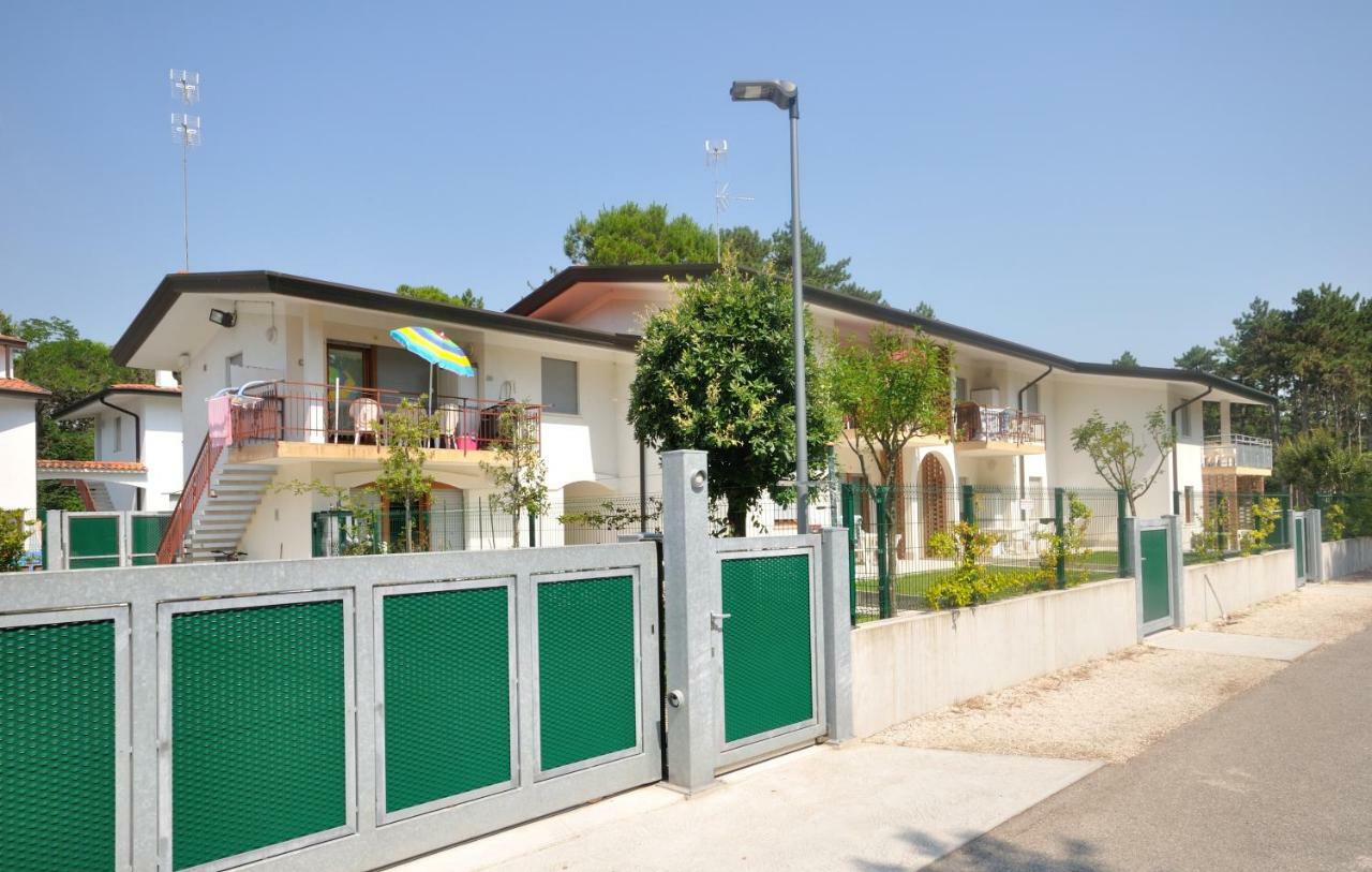 Villaggio Delfino Bibione Esterno foto